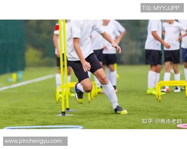 足球明星训练手册:提升技术与体能的全面指南助你成为绿茵场上的传奇球员