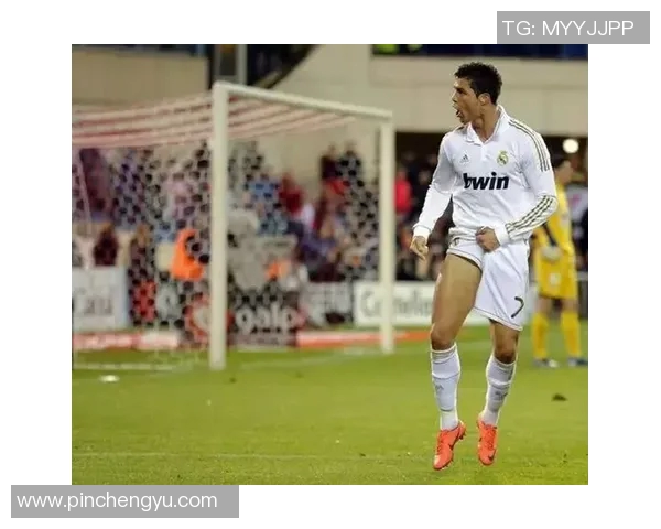 C罗薪资揭秘：足球明星背后的收入与商业价值分析